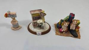 lot 238 image: Decorative Cat Figurines with Presents
