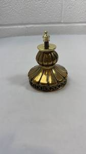lot 241 image: Decorative Brass Lamp Finial