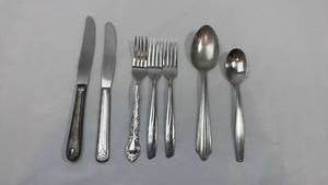 lot 274 image: Mixed Pattern Silverplate Flatware Set