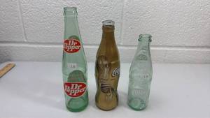 lot 277 image: Dr Pepper Glass Bottle Collection 1950s