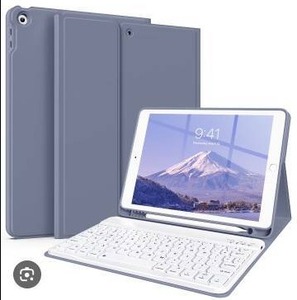 lot 27710 image: Wireless Bluetooth Keyboard Case for iPad