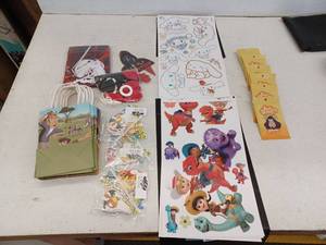 lot 27811 image: Birthday Party Supplies Lot