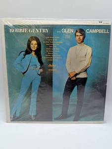 lot 39023 image: Bobbie Gentry and Glen Campbell Duets - Featuring Let It Be Me - Capitol Records LP