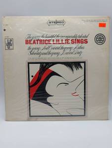 lot 39038 image: Beatrice Lillie Sings - JGC Records LP