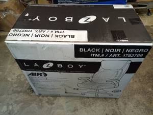 lot 1036 image: La-Z-Boy Manager Chair - Black - Retail $250