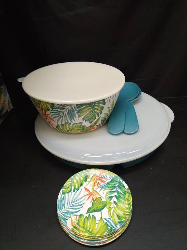 lot 2122 image: Tropical Leaf Pattern Melamine Dinnerware Set with Serving Utensils - Retail $25