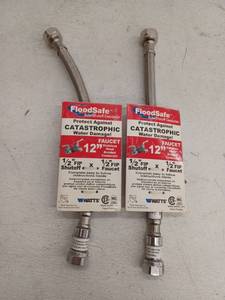 lot 25971 image: Watts Mfs S12-88 Floodsafe 12 x 12 x 12 Inch Faucet Connector, 2 Pack