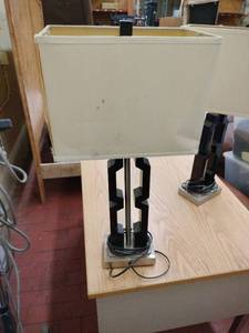 lot 58989 image: Mid-Century Modern Table Lamp with Cream Shade - Set of 2 - Retail $45
