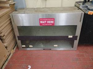 lot 58991 image: Countertop Food Warmer Display Case - Retail $0