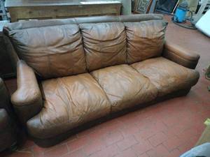 lot 59014 image: Brown Leather Couch - Retail $0