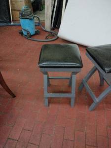 lot 59020 image: Wood Stools with Black Vinyl Seat - 2 Ct - Retail $25