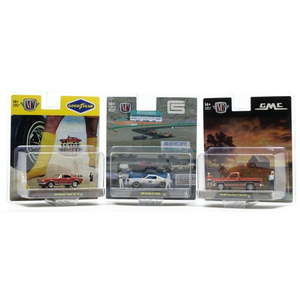 lot 20363 image: M2 Machines Diorama Auto-Figs Diecast Toy Cars & Truck (Vehicle and Figurines  Styles May Vary) - Retail $11