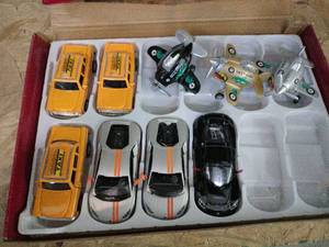 lot 20401 image: Assorted Die-Cast Vehicles - 9 Ct - Retail $0