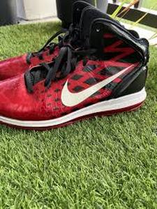 lot 20342 image: Air Max Hyperdunk 2010 basketball Shoe - 11.5 - Retail $0