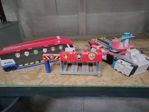 lot 20501 image: Set of 4 Paw Patrol Playsets