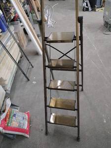 lot 20522 image: Game Gem Ladders 5 Rung Step Ladder