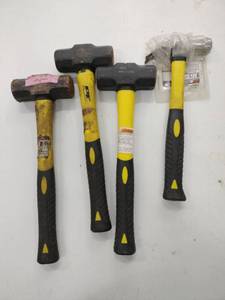 lot 20555 image: Lot of Hammers