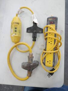 lot 20567 image: Lot of Power Extenders