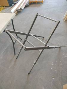 lot 20574 image: Folding Metal Tile Saw Stand