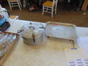 lot 3643 image: Pressure Cooker and Sonic Tray