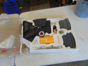 lot 3678 image: Slot Car Track - with one Car