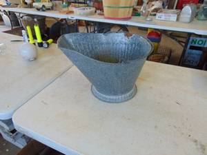 lot 3680 image: Ash Bucket