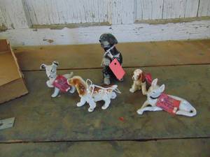lot 3689 image: Selection of Dog Figurines