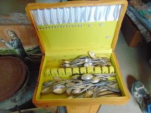 lot 3718 image: Silverplate Silverware in Box