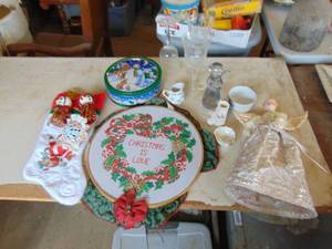 lot 3728 image: Selection of Xmas Decor