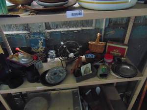 lot 3747 image: Contents of Shelf - Basket