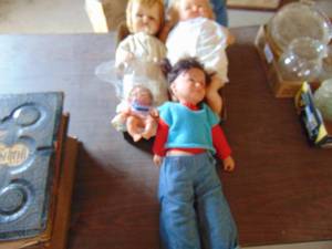 lot 3748 image: 3 Vintage Dolls