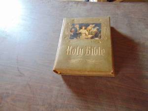 lot 3750 image: Vintage Bible -