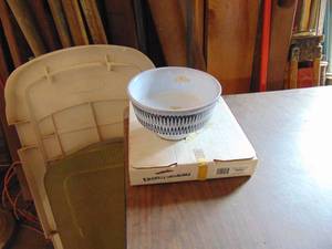 lot 3753 image: Japanese Serving Bowl and Collector Plate