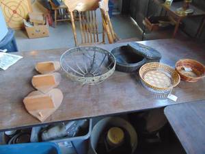 lot 3760 image: Baskets - Heart Shelf - Hanging Planter