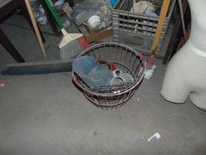 lot 3763 image: Egg Basket with Contents - Scoop