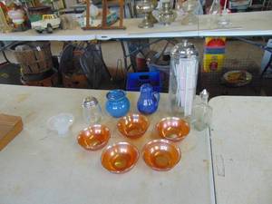 lot 3791 image: Straw Holder - ice Cream Dishes and More