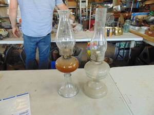 lot 3795 image: Pair of Oil Lamps