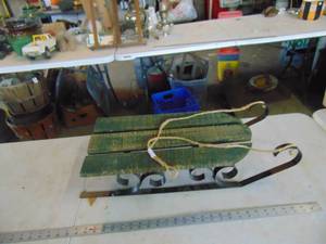 lot 3805 image: Decor Sleigh