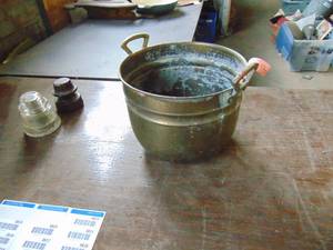 lot 3812 image: Brass BowlContainer