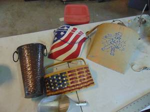 lot 3816 image: Selection of Wall HangingPocket Decor