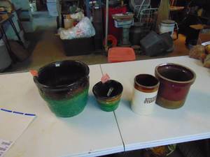 lot 3830 image: Selection of Planters - Croc ware - large Planter is Cracked