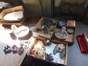 lot 3847 image: Decor Selection Chalkware - Pieces - Cookie Cutters - etc
