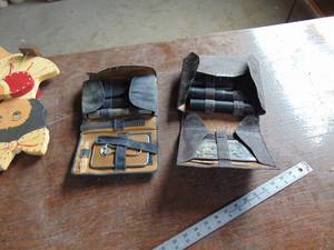 lot 3850 image: Pair of Vintage vanity sets - needs TLC