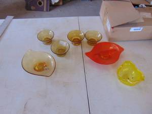lot 3858 image: Amber - Red - Yellow Bowls - Dishes