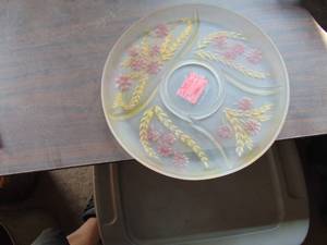 lot 3876 image: Reverse CutColored Snack Tray - Frosted
