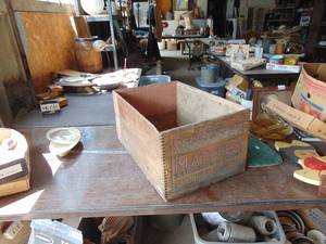 lot 3877 image: SearchLight Matches Crate