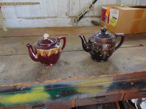 lot 3893 image: Pair of Made in Japan Teapots