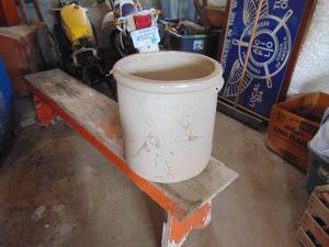 lot 3916 image: 10 Gallon Red Wing Crock - See Pictures