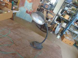 lot 3948 image: Metal Desk Lamp