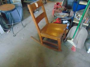 lot 3953 image: Oak Rocking Chair